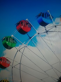 日落下的摩天輪
