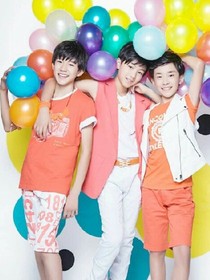 TFBOYS之门口的樱花树