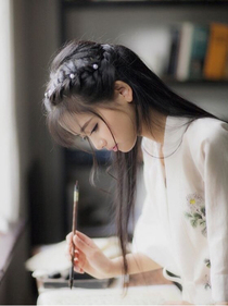 回眸一笑百媚生
