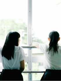 那個(gè)永遠(yuǎn)寂寞的背影