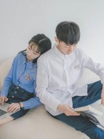 致笑在终年:男生神来抱