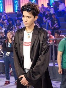 泪两行