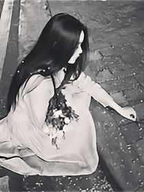 彼岸花开处无枝叶