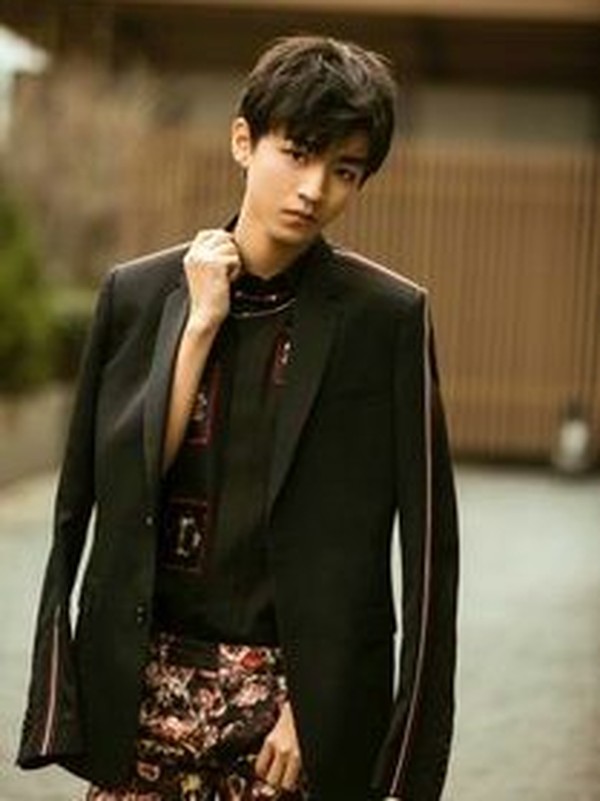 霸道总裁王俊凯宠溺未婚妻