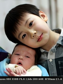 小兄妹的堅(jiān)難生活