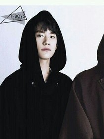 TFboys隔着屏幕爱着你