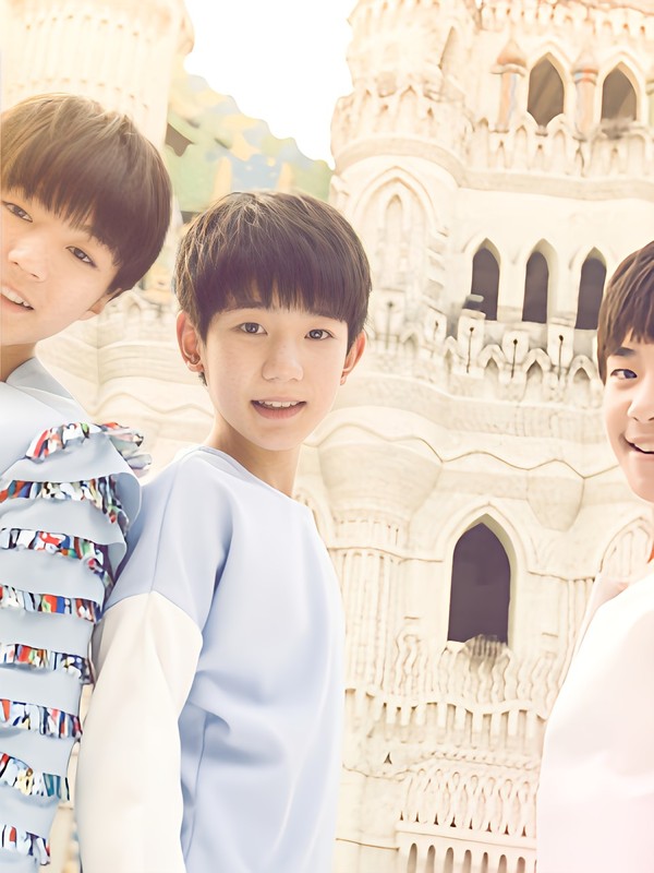 TFBOYS:长大的她，变成公主。