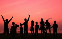 那年夏天，我们笑着说再见