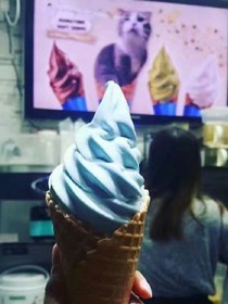 短发女孩的柠檬味夏天