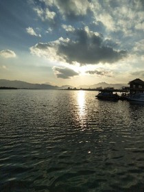 心中的那個(gè)她，是遙不可及的夢(mèng)
