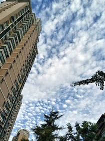 赶往上班的路上