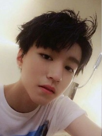 王俊凱:你要乖乖的，才有糖吃.