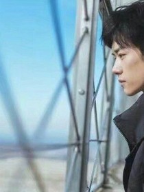 易烊千璽：花開了，我在等你。