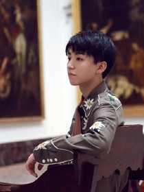 王俊凯：就爱腻着你