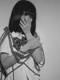 不思量，自難相忘