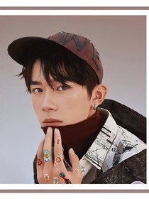 易烊千玺:重复爱你的时光