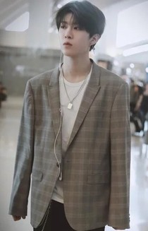 范丞丞:花凌若离别