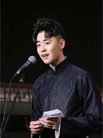 張?jiān)评?一眼萬年。