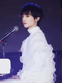 李天泽的初恋女友