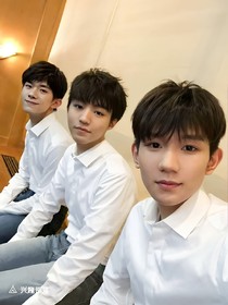 tfboys之青春校园故事。