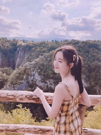 蔡徐坤：盛夏拾花