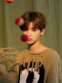 黃明昊：我還愛你.