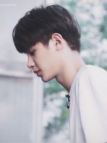 黄明昊：哥哥是草莓味的嘛