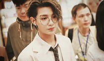 黄明昊-宠