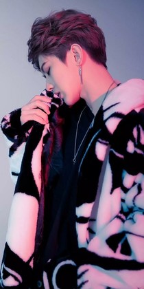 蔡徐坤.細(xì)致寵溺
