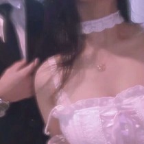 别哭，我心里难受