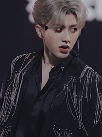 蔡徐坤：哥哥抱抱我