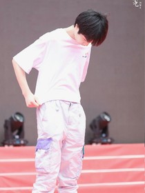 刘耀文：愿我如星君如月