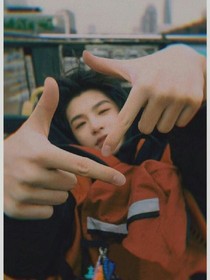 黄明昊，，提问