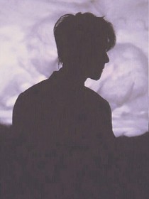 边伯贤：妩生