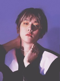 边伯贤:教官，谈恋爱嘛？