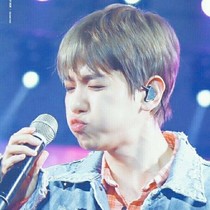 EXO：我们永远是你的依靠_d990