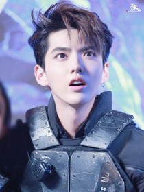 吴亦凡！傻白甜！