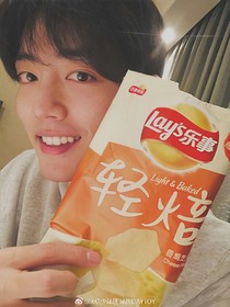 當(dāng)肖戰(zhàn)女朋友的兩三事