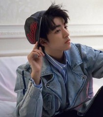 TFBOYS王俊凱輕點寵