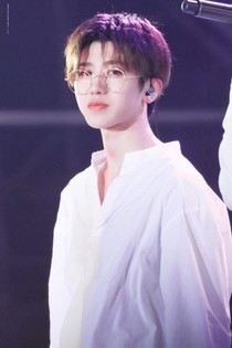 坤少小萌妻——d802