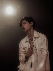黄明昊:姐姐看看我吧!