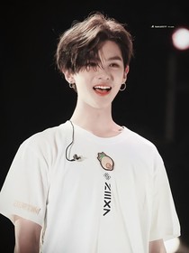 黄明昊的女月老