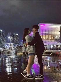 霸道总裁与柔弱女