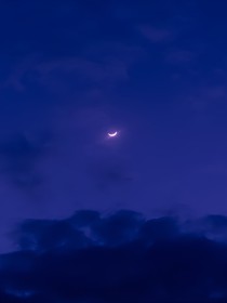 問君幾許深念