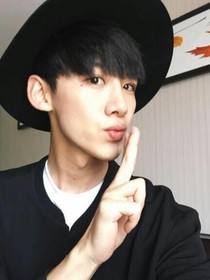 病娇男主养成记