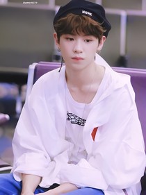 黄明昊：娇妻轻点宠-d297