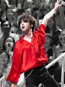 華晨宇：當(dāng)彩之年