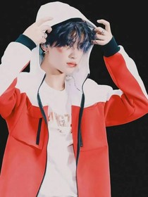 黃明昊：青梅竹馬……