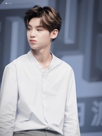 明昊——轉(zhuǎn)學(xué)生風(fēng)波