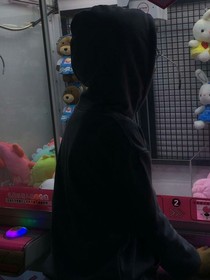 她站在你身后
